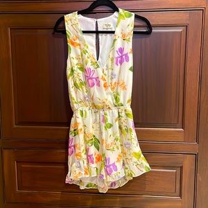 MUMU floral romper in size small